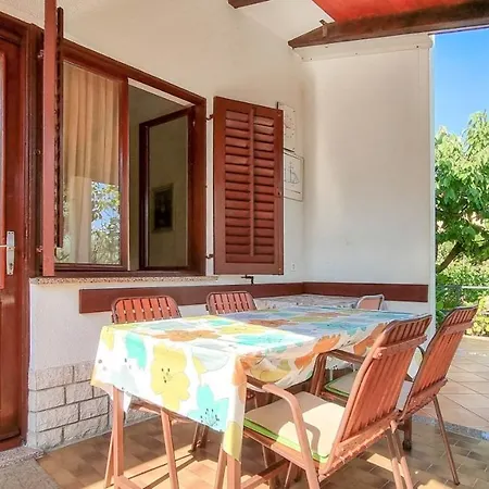 Apartament Petretic 1