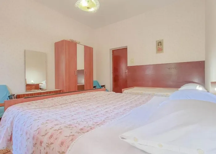 Apartman Petretic 1 *